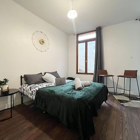 Le Petit Nid A 2 Min Gare / Centre Meulan Lägenhet Exteriör bild
