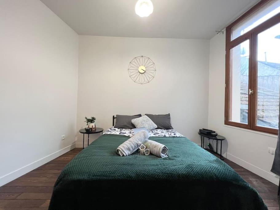 Le Petit Nid A 2 Min Gare / Centre Meulan Lägenhet Exteriör bild