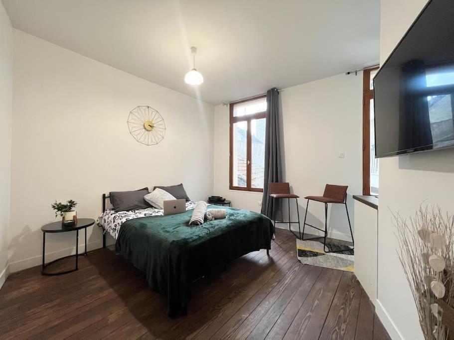 Le Petit Nid A 2 Min Gare / Centre Meulan Lägenhet Exteriör bild